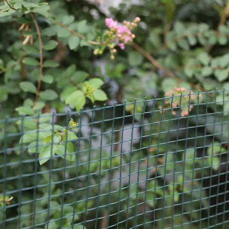 Gardman 19mm Garden & Plant Mesh - Green (5m x 0.5m)