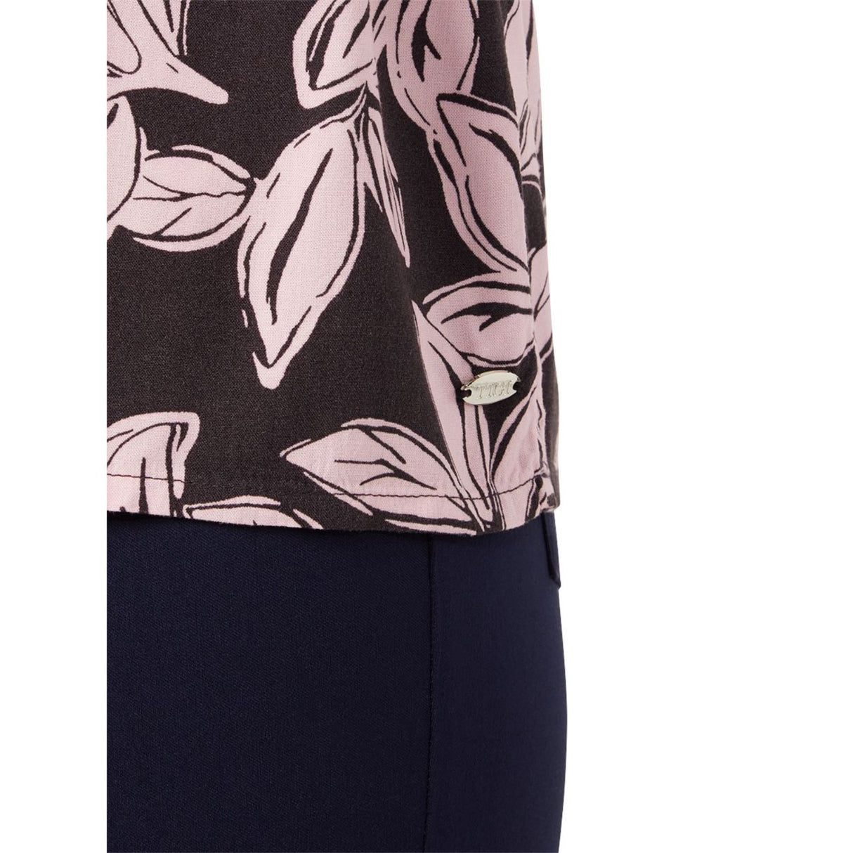 TIGI 10/12 Graphic Leaf Print Notch Neck Shirt