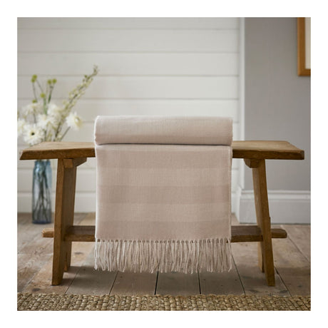 Deyongs 160cm Elgin Throw Cream / Pink