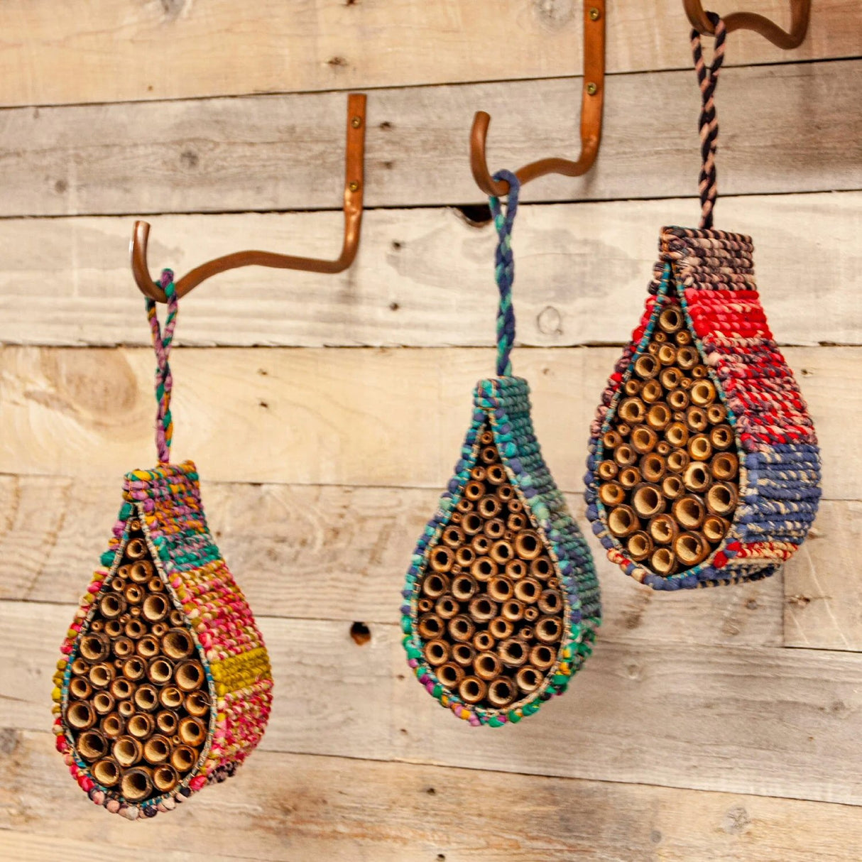 Wildlife World Artisan Insect & Bee Hotel (Colour Varies)