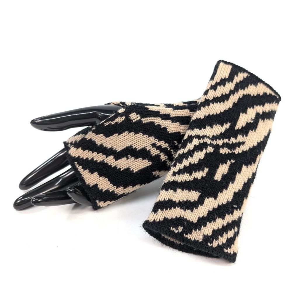Black Ginger Kintted Stripey Fingerless Gloves - Brown Zebra