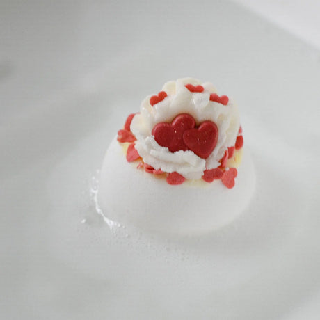 Bomb Cosmetics 160g Crazy Stupid Love Bath Bomb Blaster