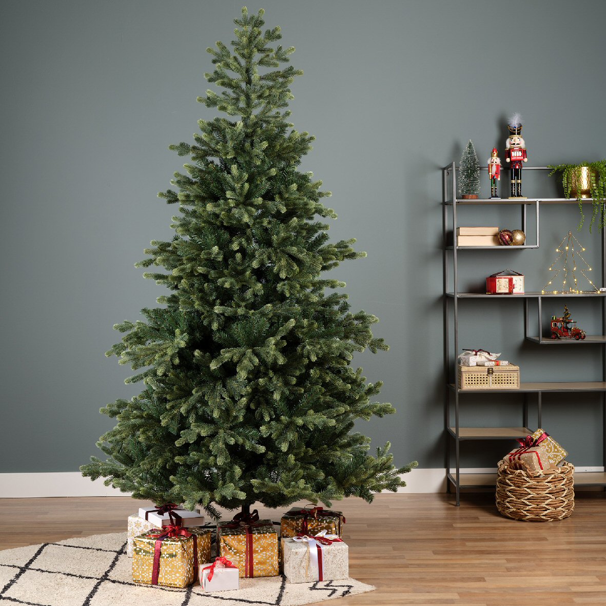 Everlands 2.1m (7ft) Geneva Fir Artificial Christmas Tree - 684302