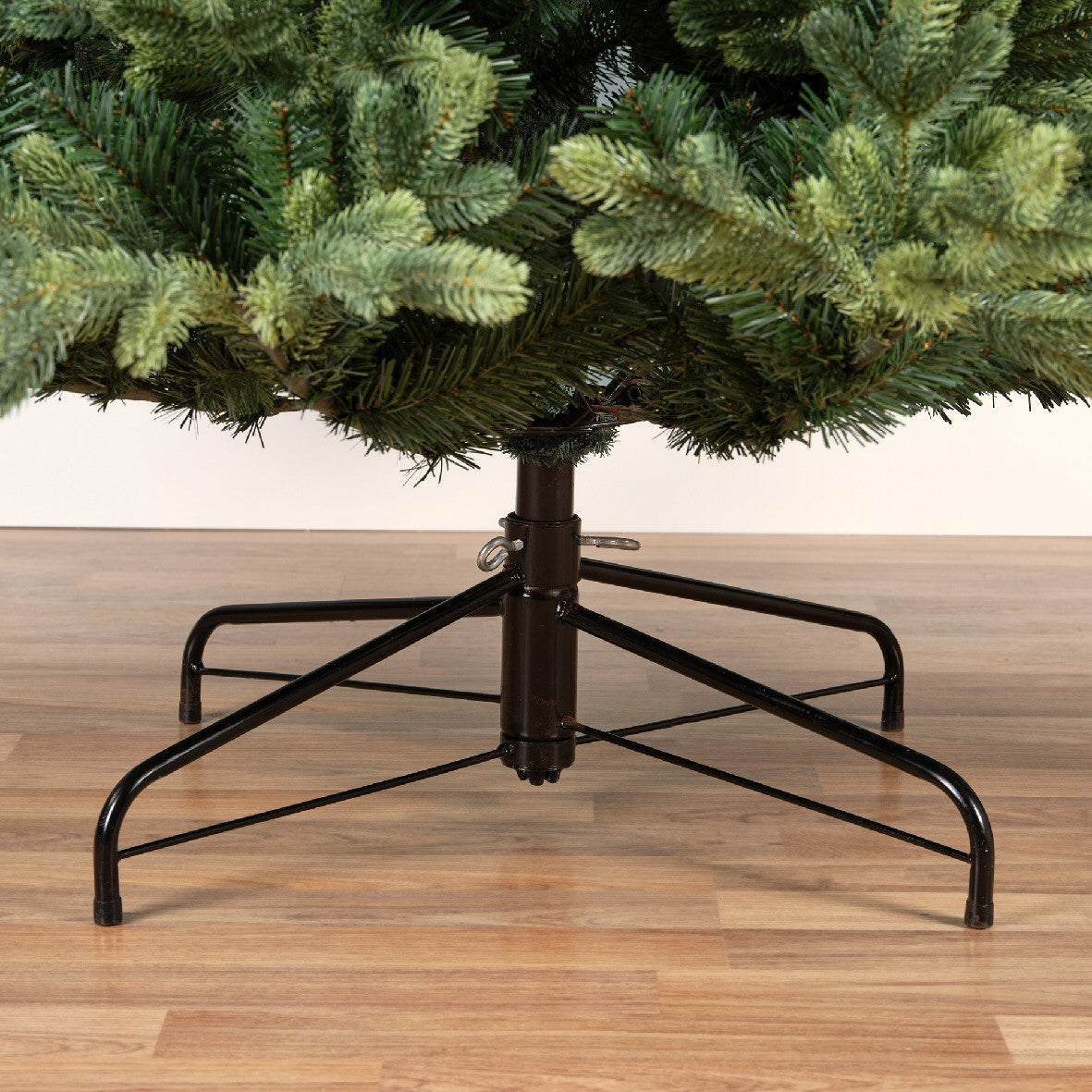 Everlands 2.4m (8ft) Geneva Fir Artificial Christmas Tree - 684303