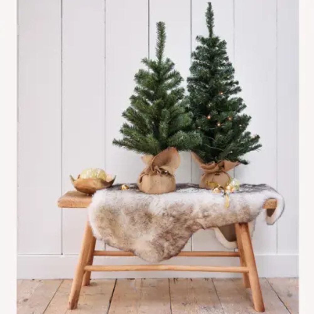 Everlands 75cm Mini Imperial Artificial Christmas Tree in Jute Bag - 683326