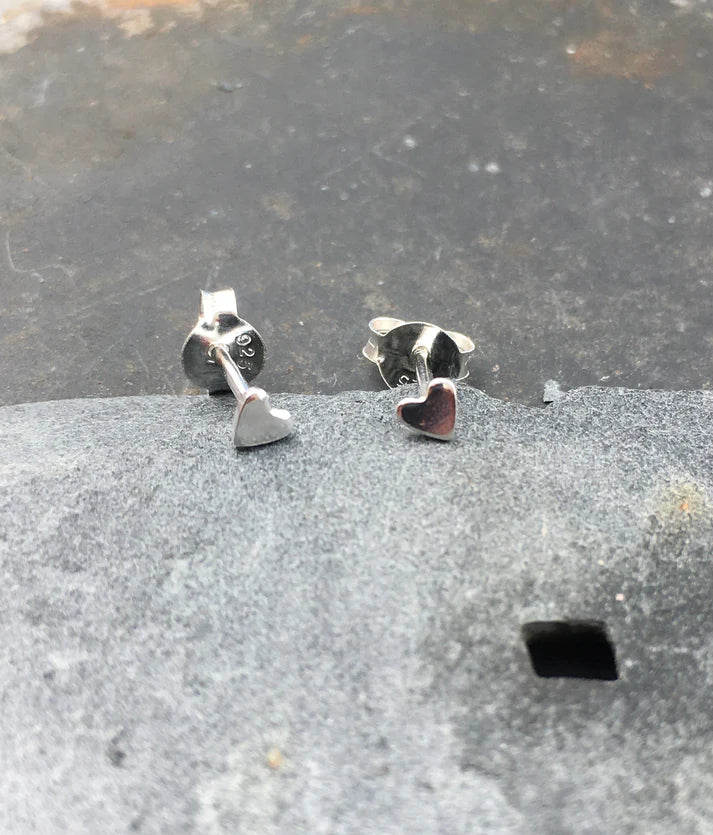 Blue Lily 3.5mm Silver Tiny Polished Heart Stud Earrings - S568B