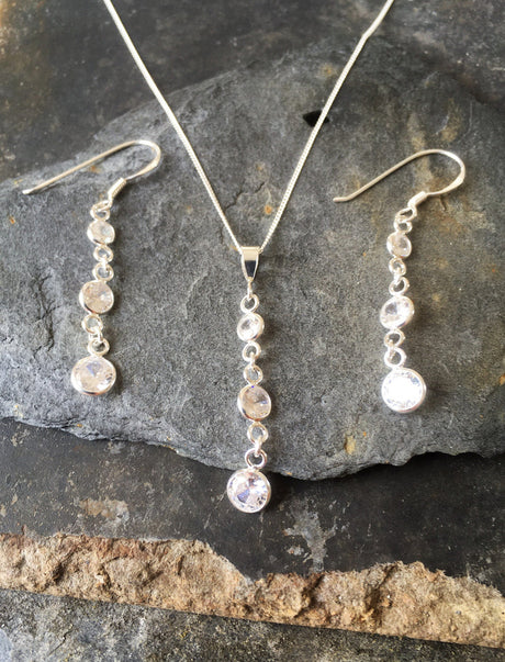 Blue Lily Three Crystal Stones Drop Earrings - SE296B