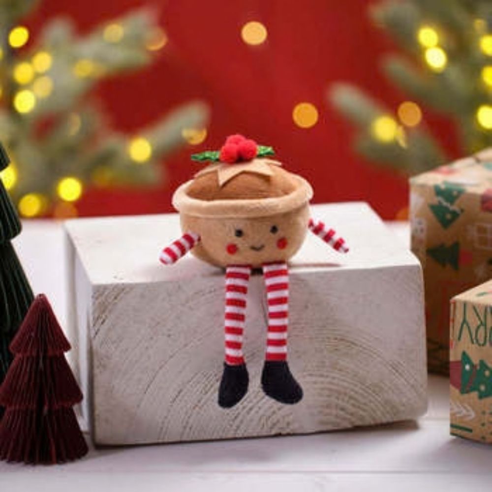 Richard Langs Mince Pie Shelf Sitter Decoration