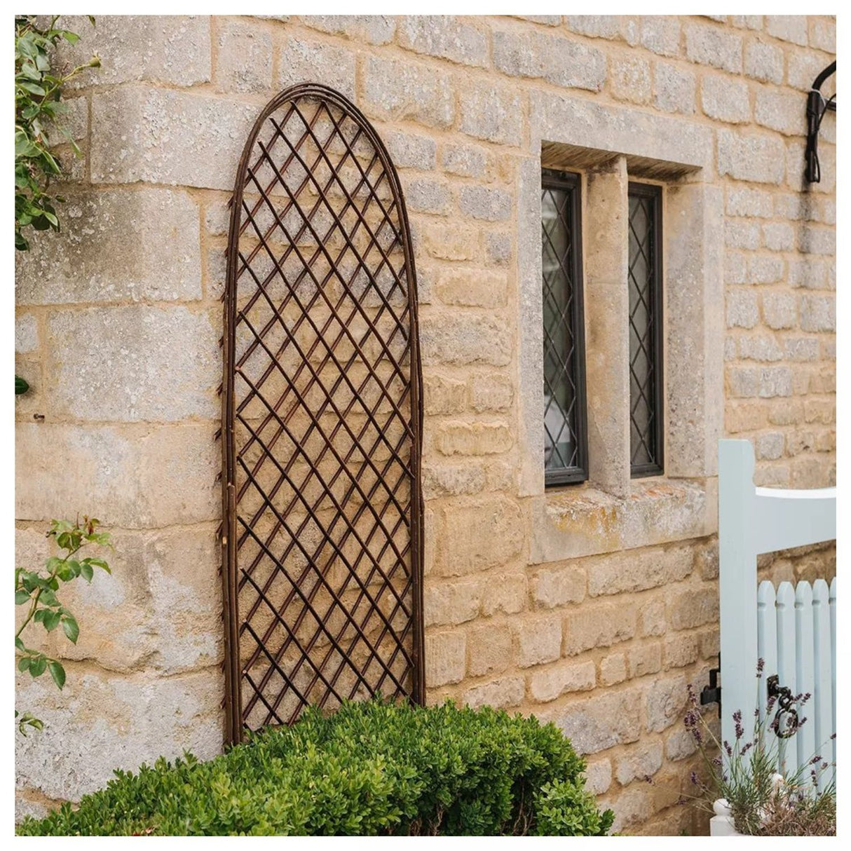 Gardman 1.2m Framed Curved Willow Trellis Panel