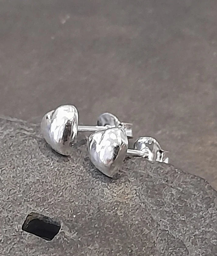 Blue Lily 6mm Silver Puffed Heart Stud - SS698B - Old Railway Line Garden Centre