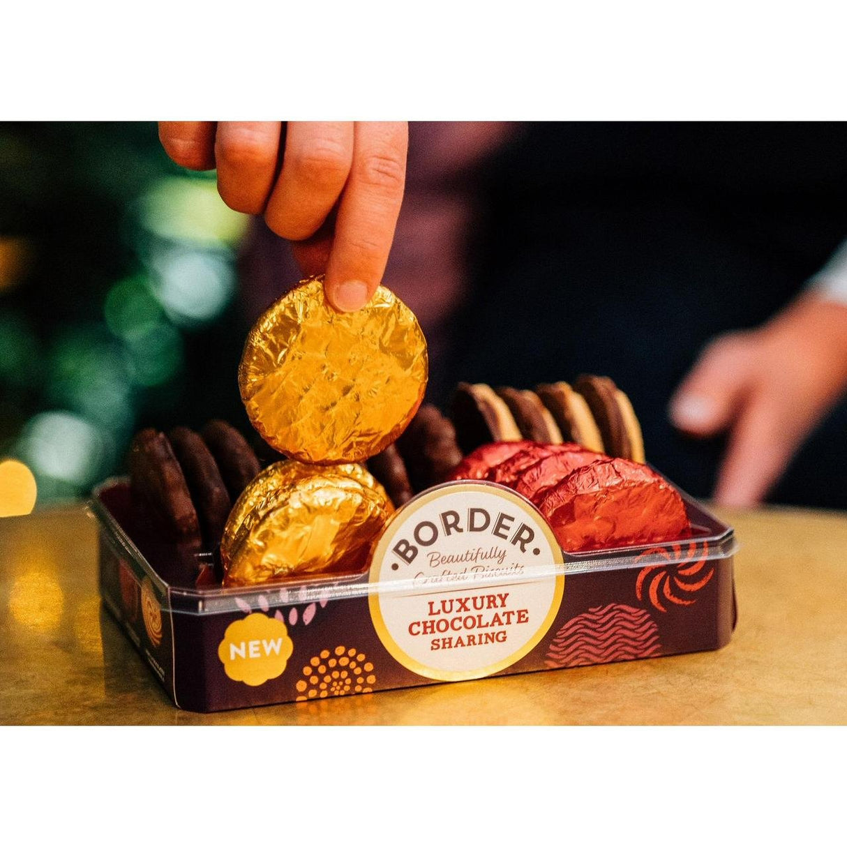 Border 365g Luxury Chocolate Sharing Pack