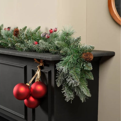 Decoris 270cm Frosted Windham Garland