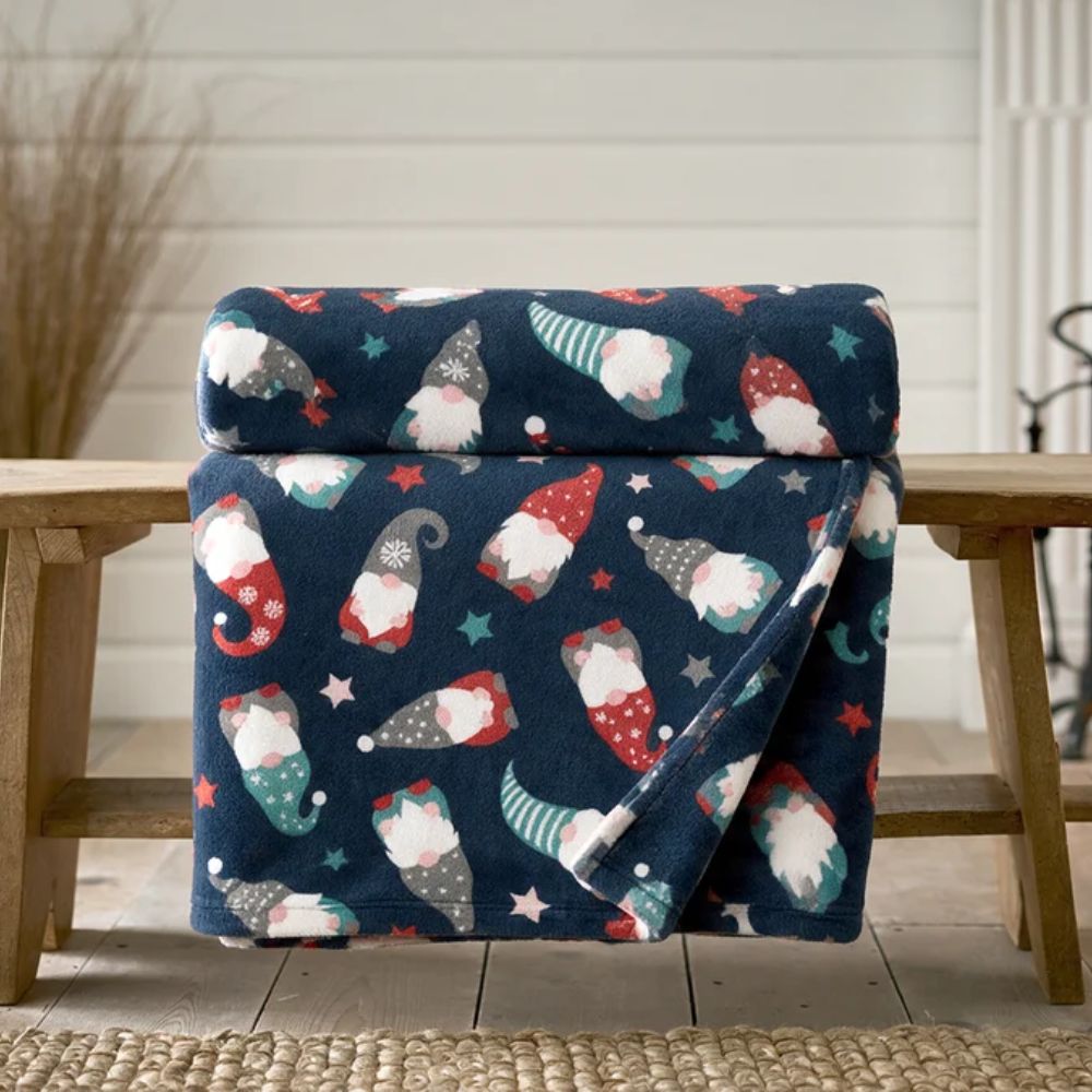 Deyongs Cozy Comforts Gonk Throw 130x170cm