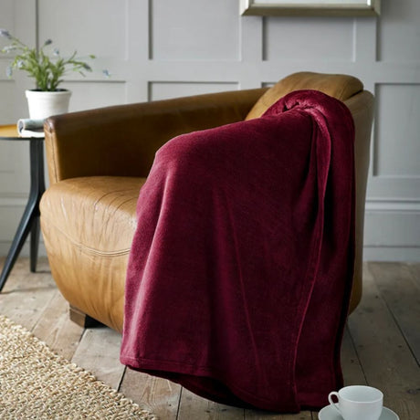 Deyongs Snuggle Touch Throw 150x200cm Merlot