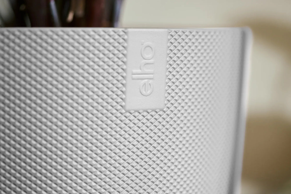 Elho 19cm Silky White Jazz Round Recycled Plastic Pot - Old Railway Line Garden Centre