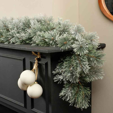 Everlands 2.7m Cashmere Frosted Garland