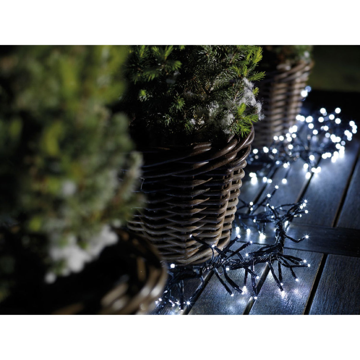 Lumineo 768 Cool White LED Twinkle Cluster Christmas Lights (7m)