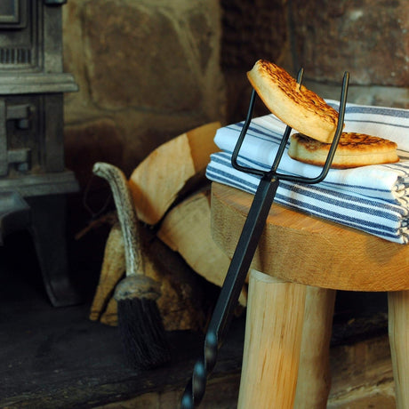 Manor 56cm Black Toast Fork - Old Railway Line Garden Centre