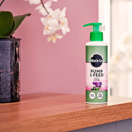 Miracle - Gro 200ml Pump & feed Liquid Plant feed - Old Railway Line Garden Centre