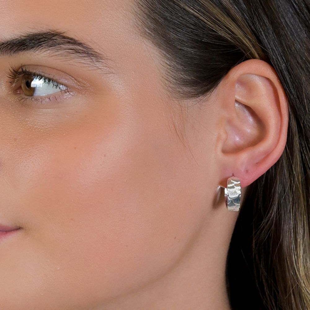 POM Silver Plated Scallop Embossed Hoop Earrings - Old Railway Line Garden Centre