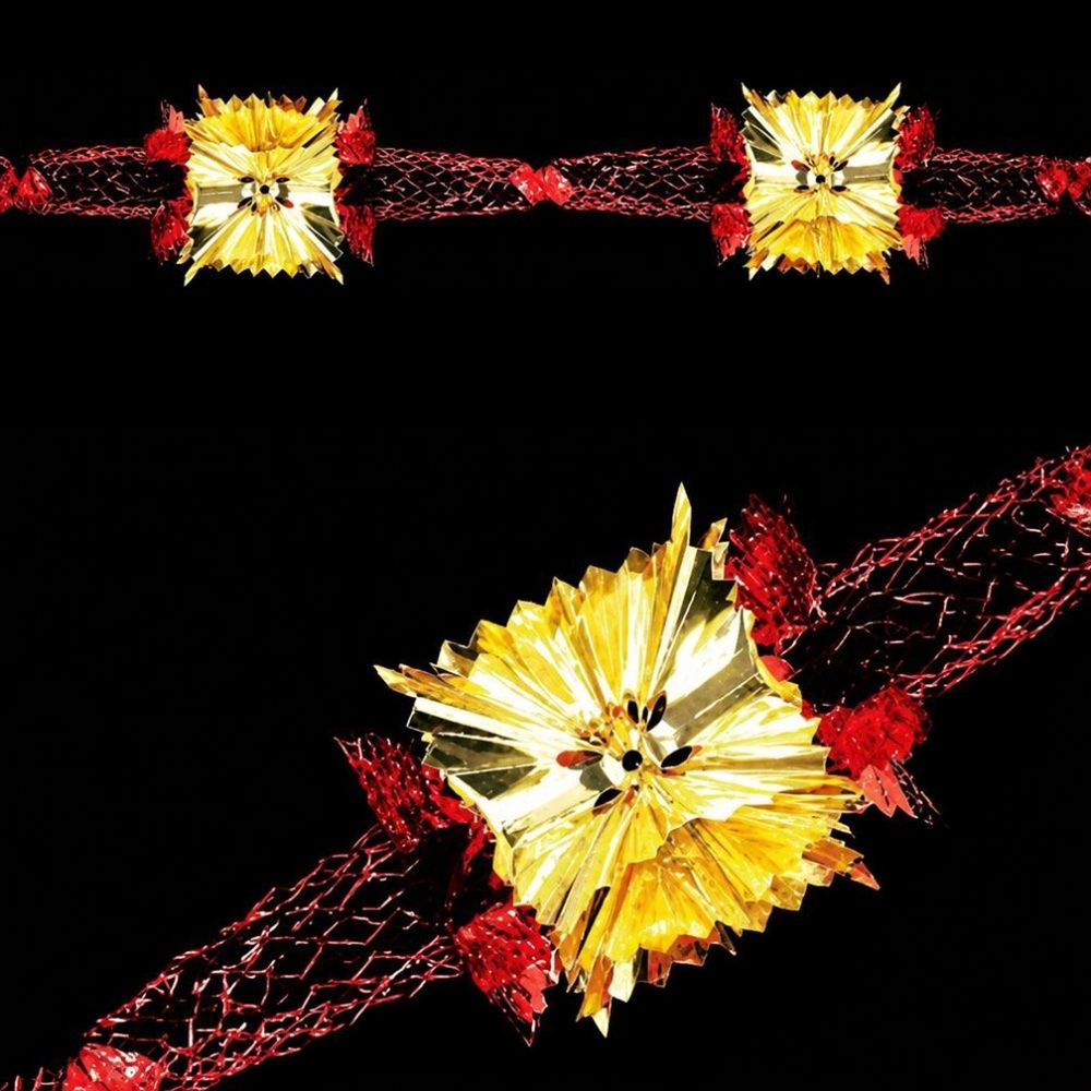 Premier 2.7m x 20cm Red and Gold 4 Section Garland