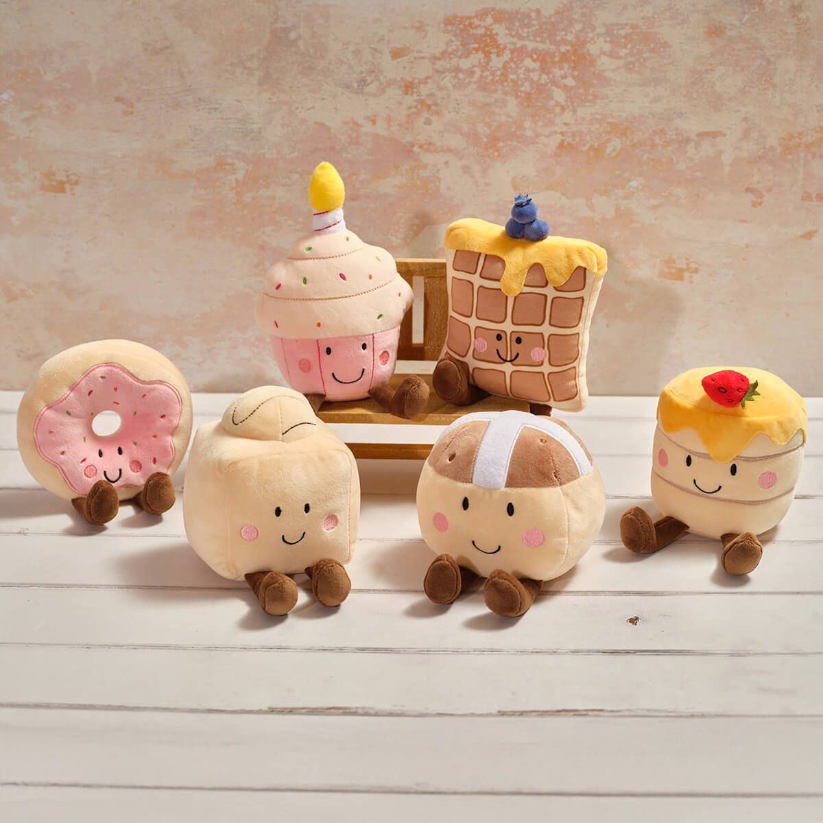 Richard Langs 17cm Foodie Birthday Cupcake Soft Plush Toy - Old Railway Line Garden Centre