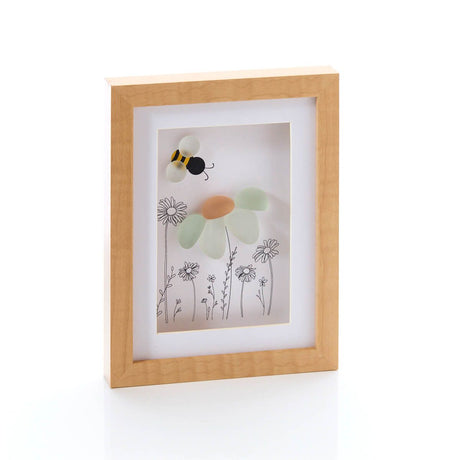 Richard Langs Glass Pebble Daisy & Bee Wooden Frame - 8FG101 - Old Railway Line Garden Centre