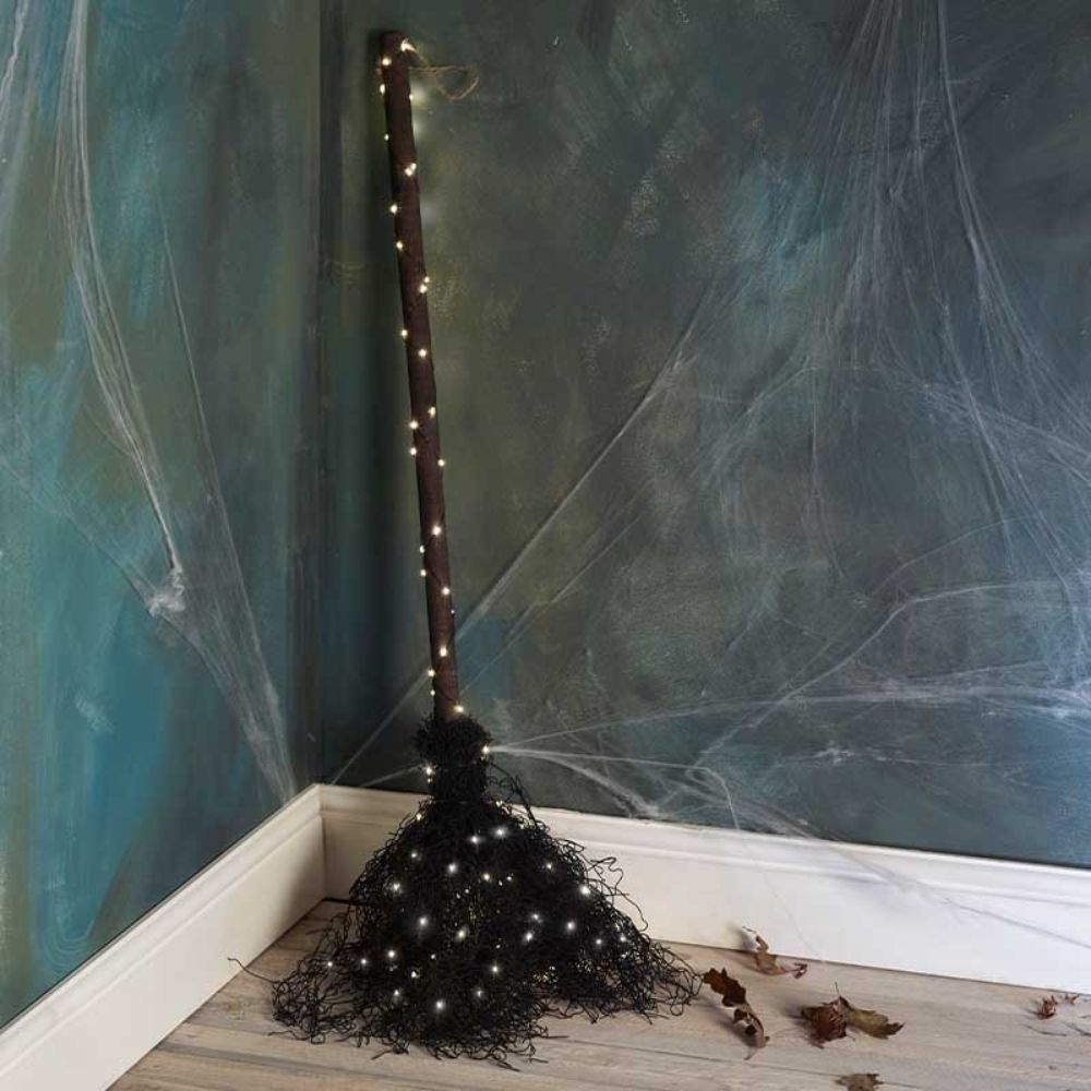 Smart Garden InLit Wookey Witch Broom Decoration