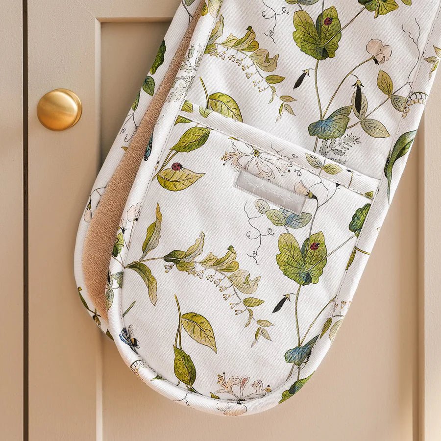 Sophie Allport Wild Floral Double Oven Glove - Old Railway Line Garden Centre