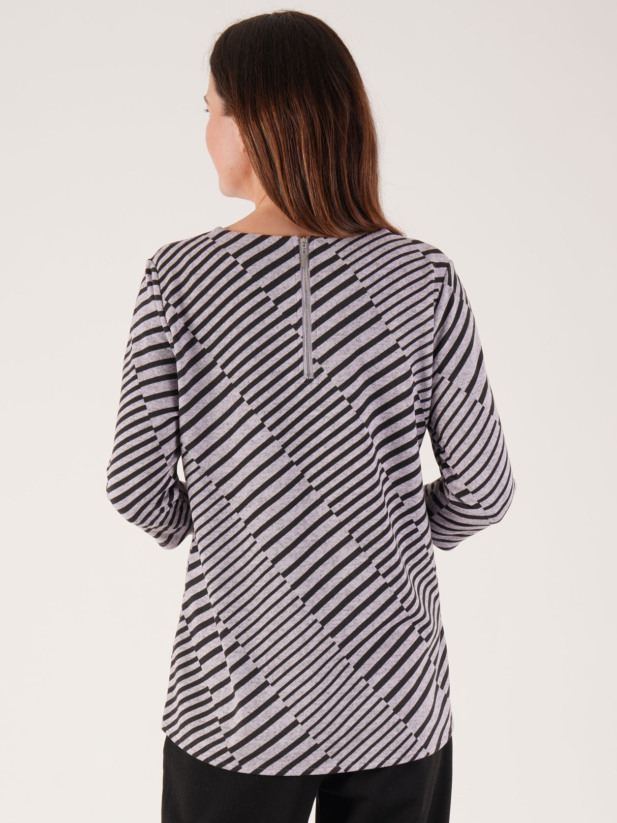 TIGI 18/20 Lilac Diagonal Line Print Top - T25-05D