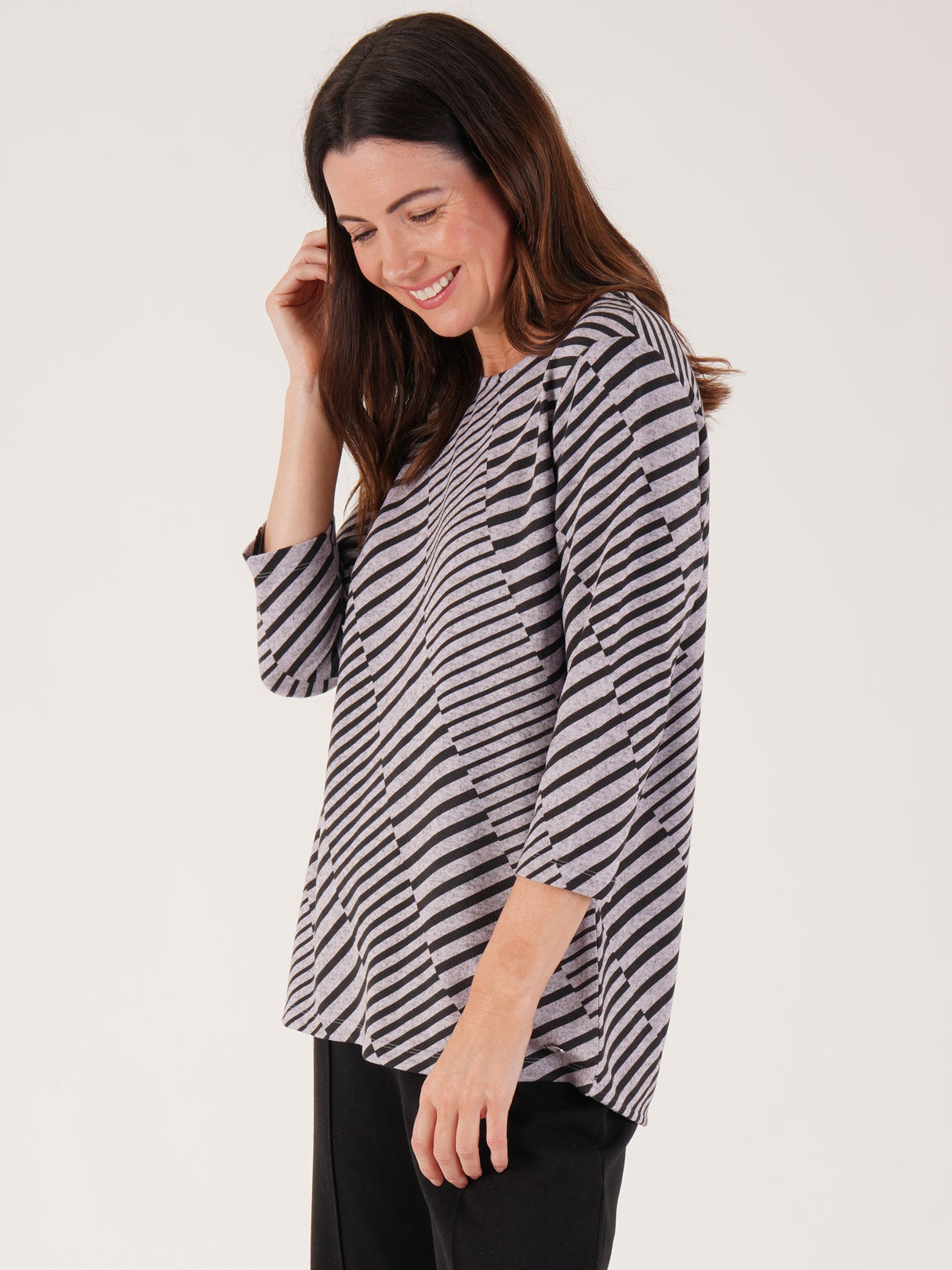 TIGI 18/20 Lilac Diagonal Line Print Top - T25-05D