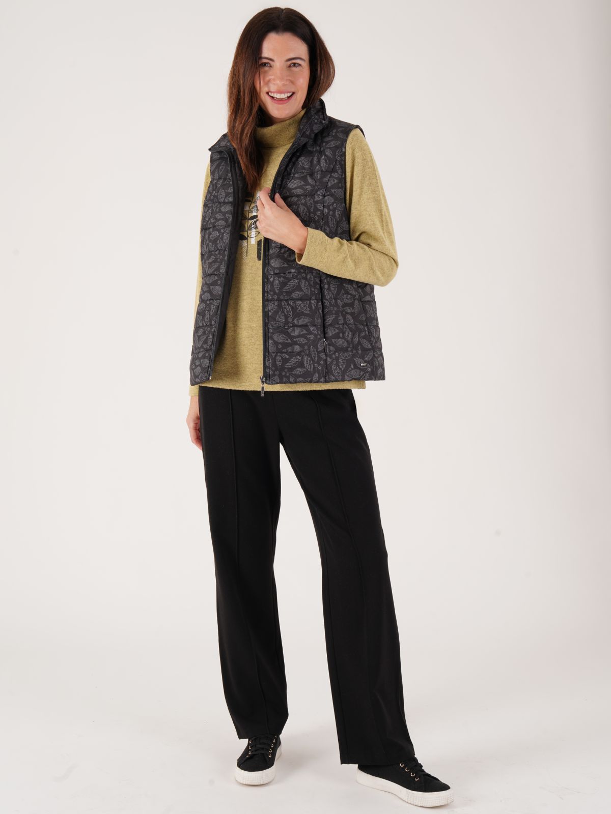 TIGI 14/16 Black Tonal Stamp Leaf Print Gilet - T25-05E