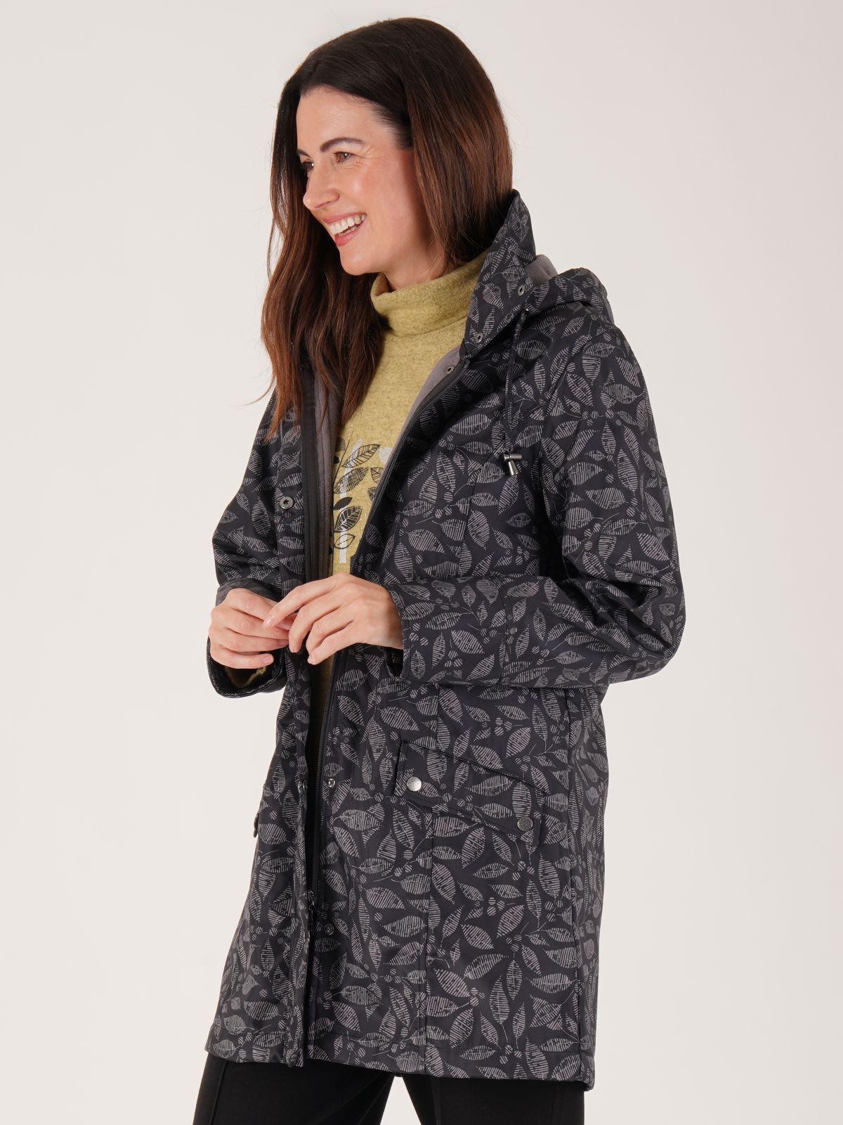 TIGI 10/12 Black Tonal Stamp Leaf Print Coat - T25-07E