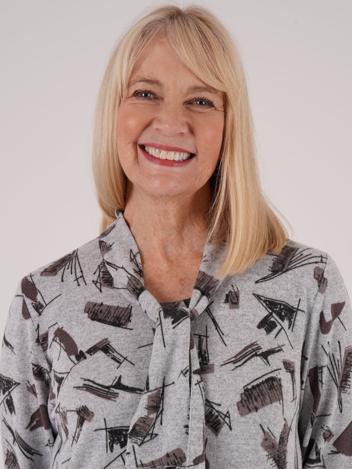 TIGI 10/12 Grey Ash Abstract Print Tie Front Top - T25-11C