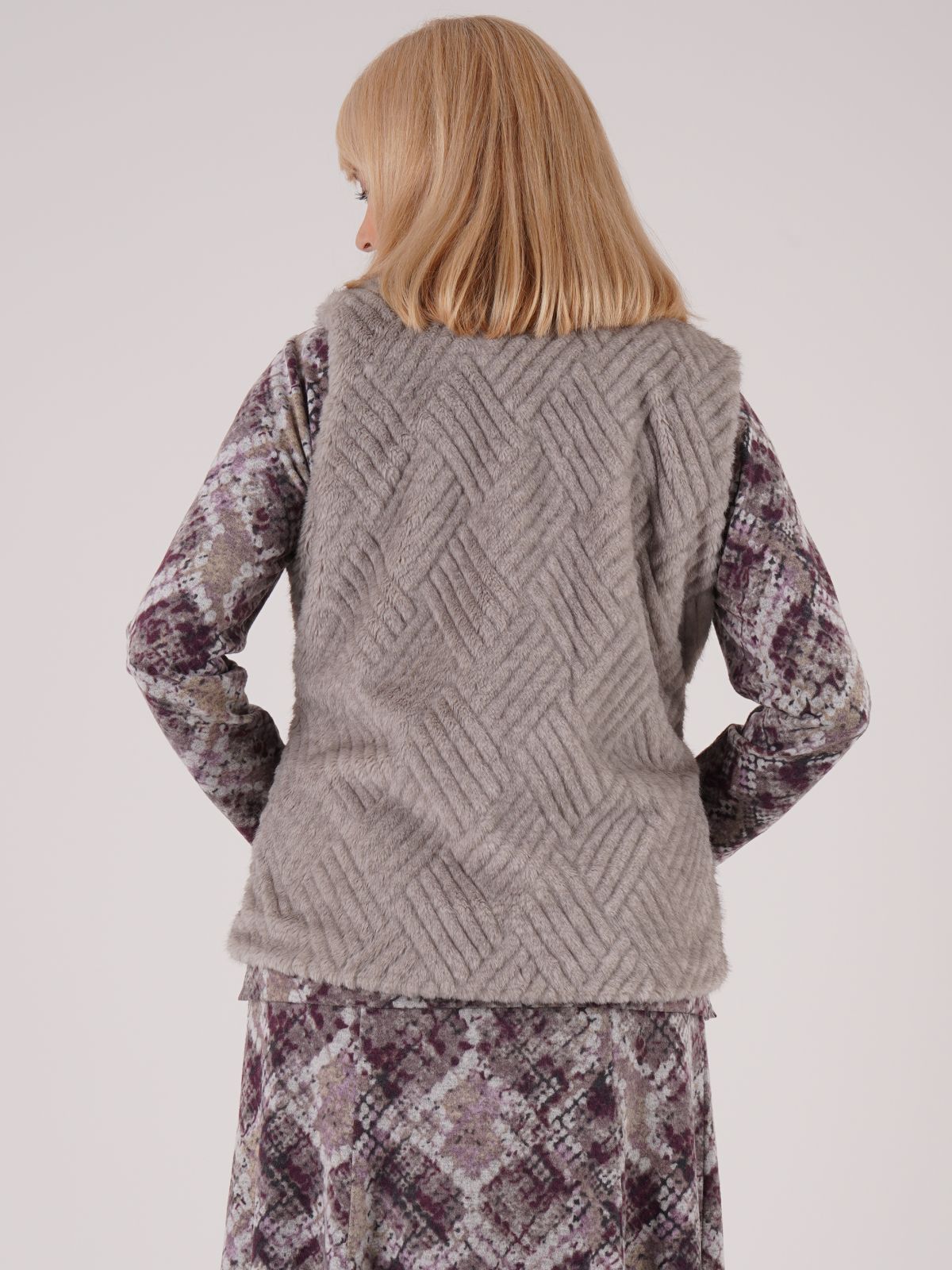 TIGI 10/12 Taupe Zigzag Dark Tip Textured Gilet - T25-11E
