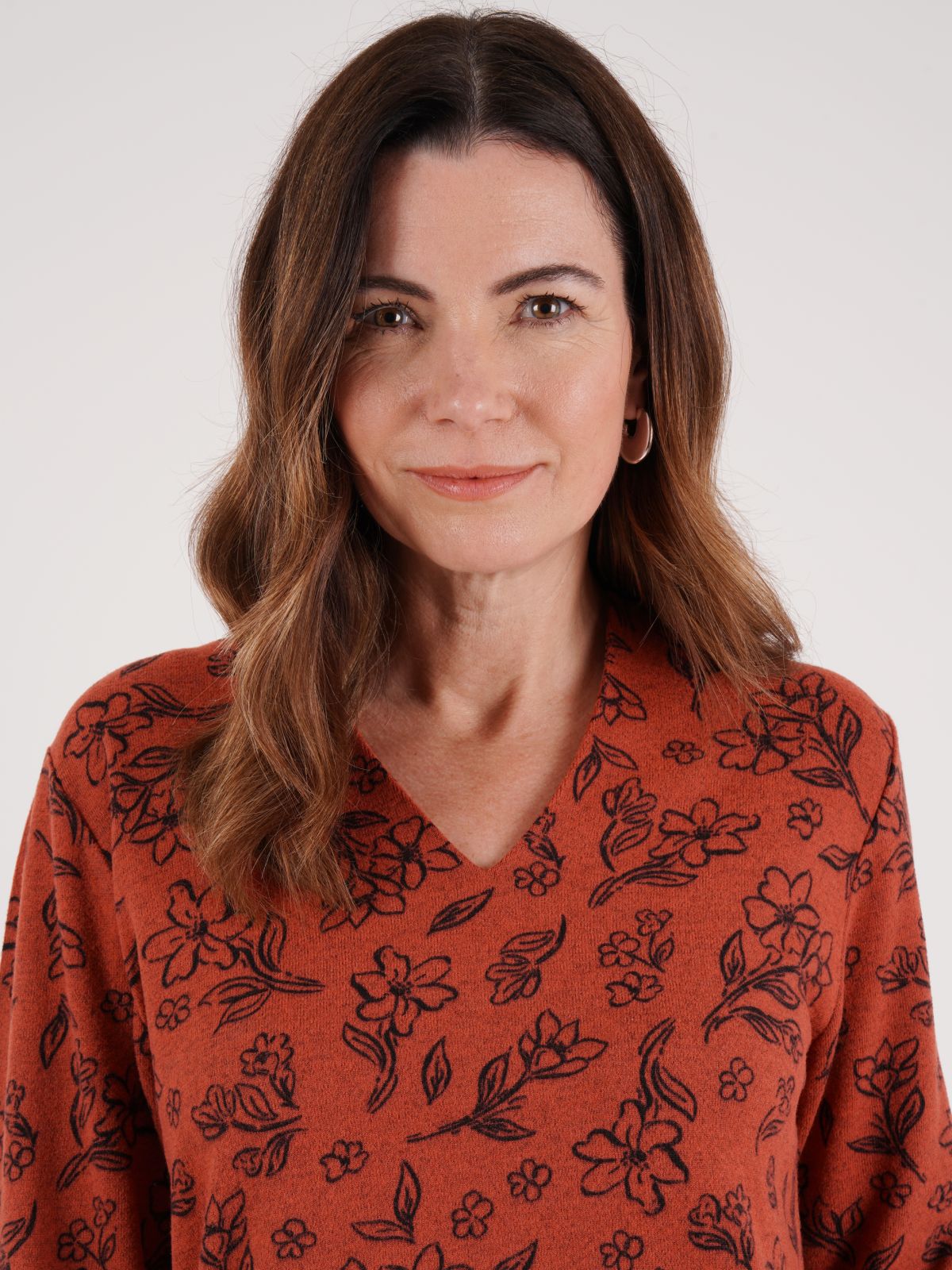 TIGI 10/12 Burnt Orange Line Floral Print High Back V-neck Top - T25-14B