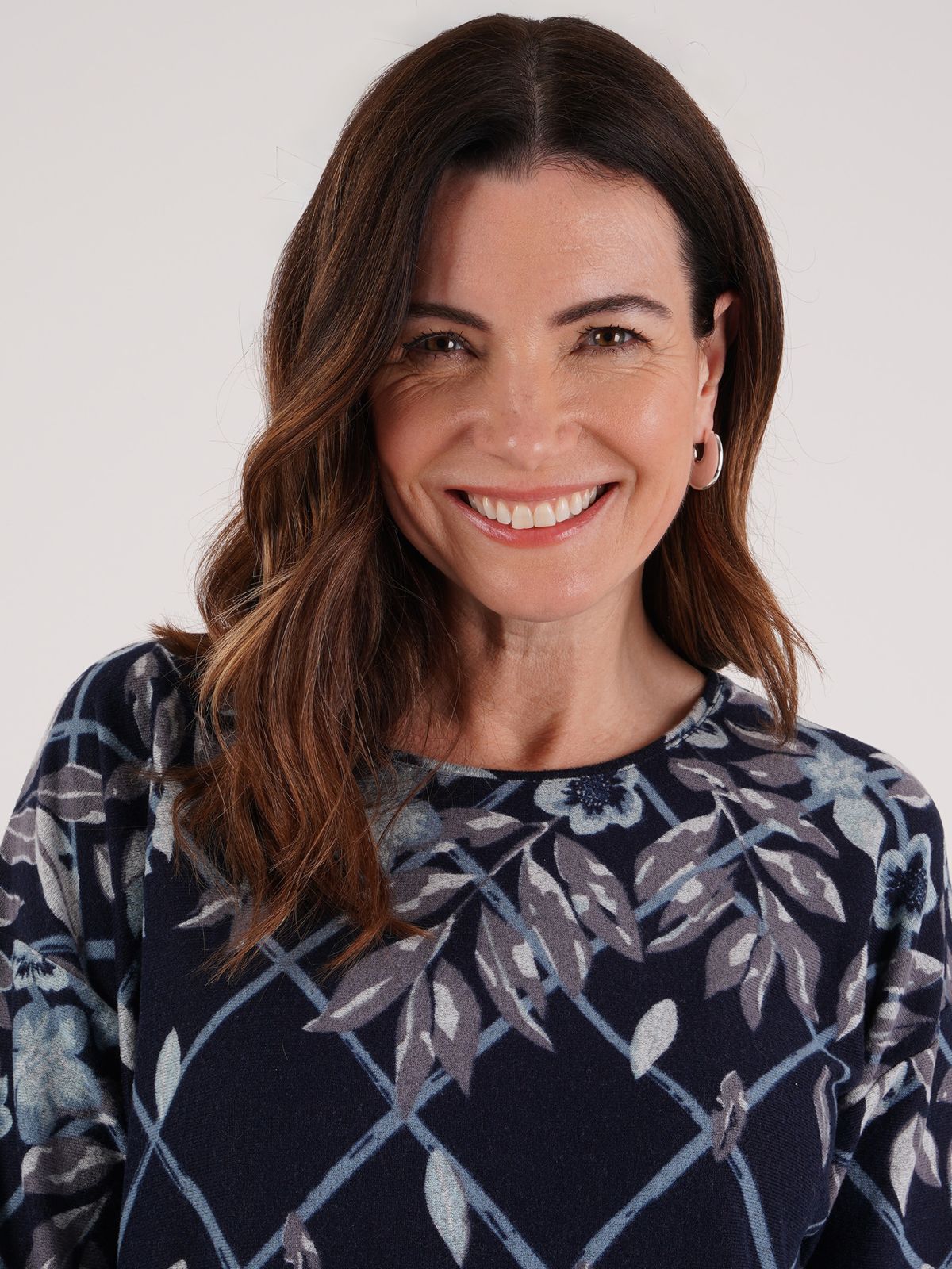 TIGI 14/16 Navy Lattice Flower Print Top - T25-15B