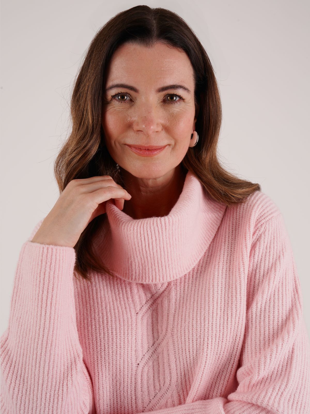 TIGI 14/16 Dusty Pink Cable Detail Cowl Neck Jumper - T25-16E