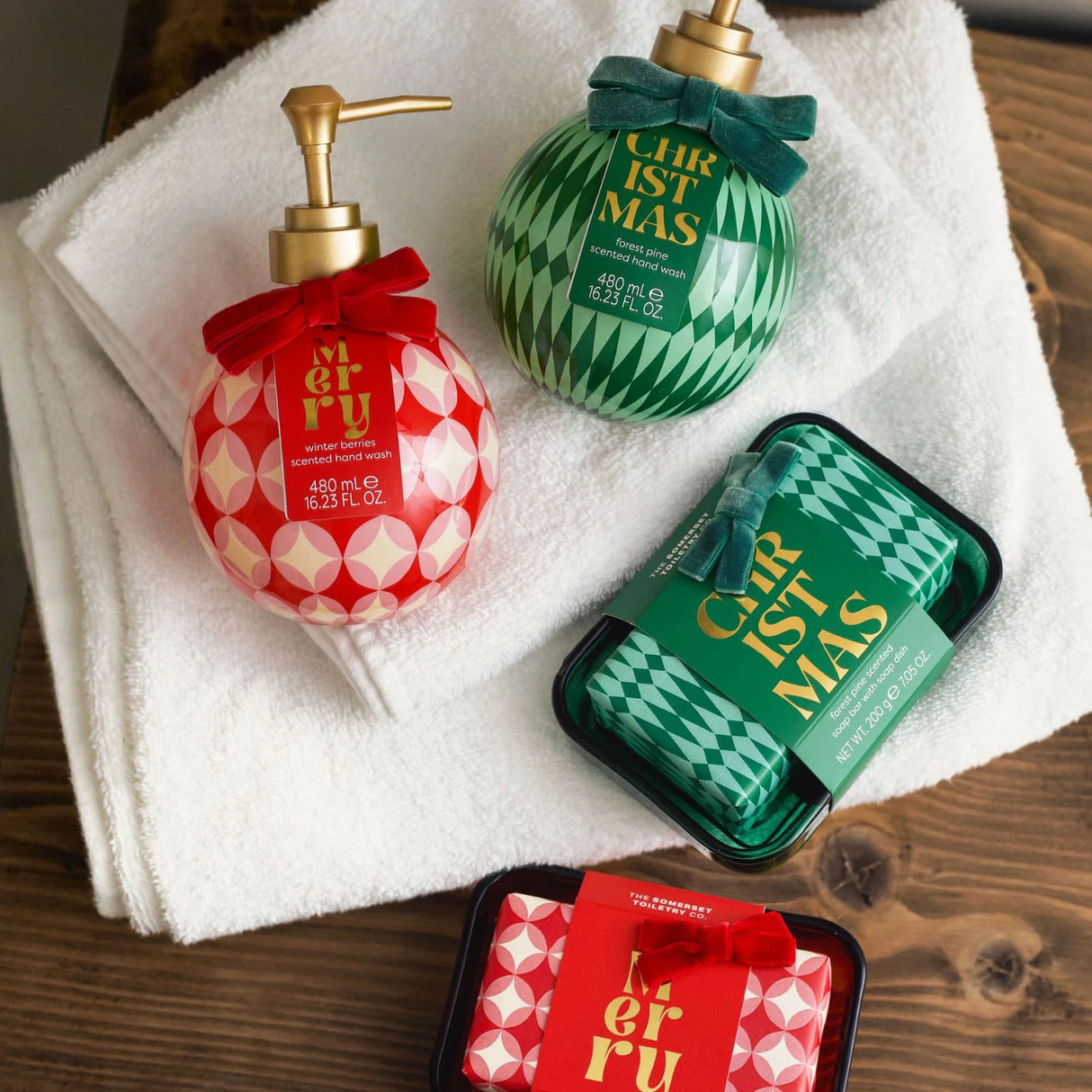 The Somerset Toiletry Co 480ml Winter Berry Geo Bauble Hand Wash