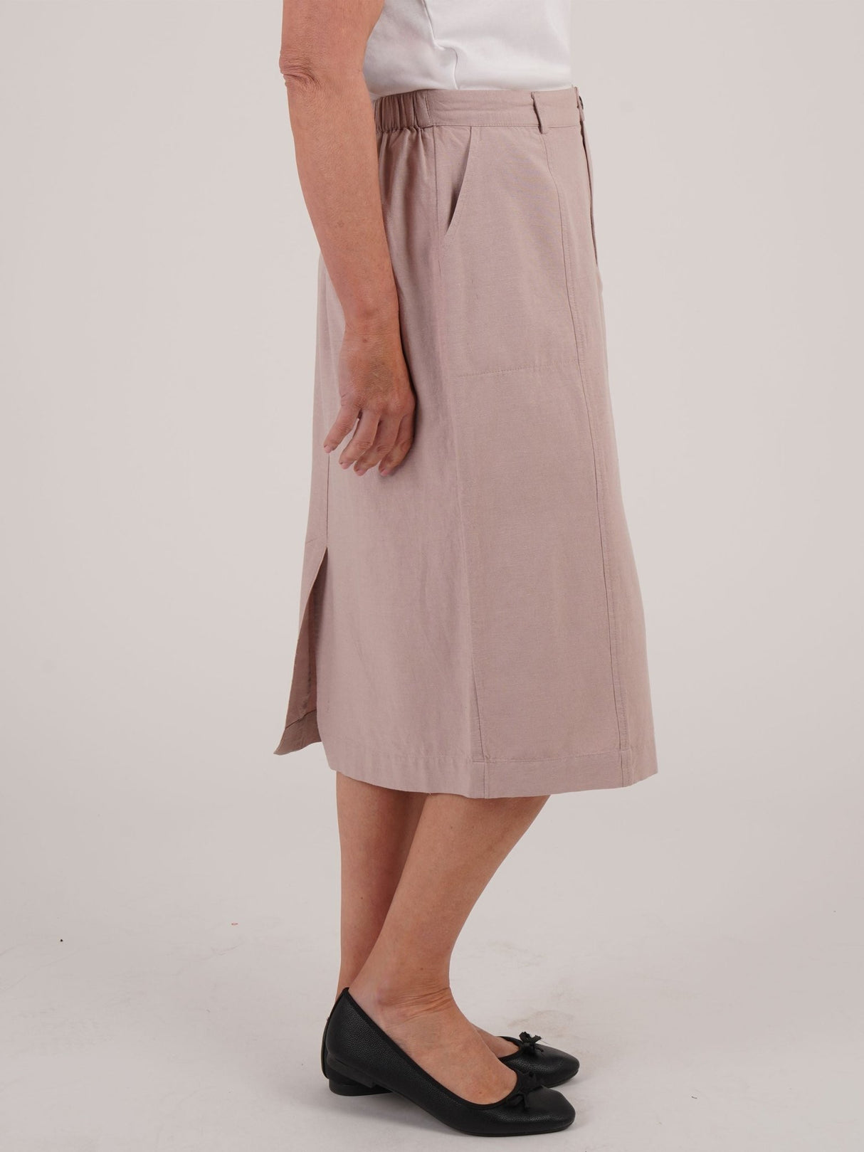 TIGI 10/12 Cream Cloud Chino Style Linen Skirt - T25 - 44E - Old Railway Line Garden Centre