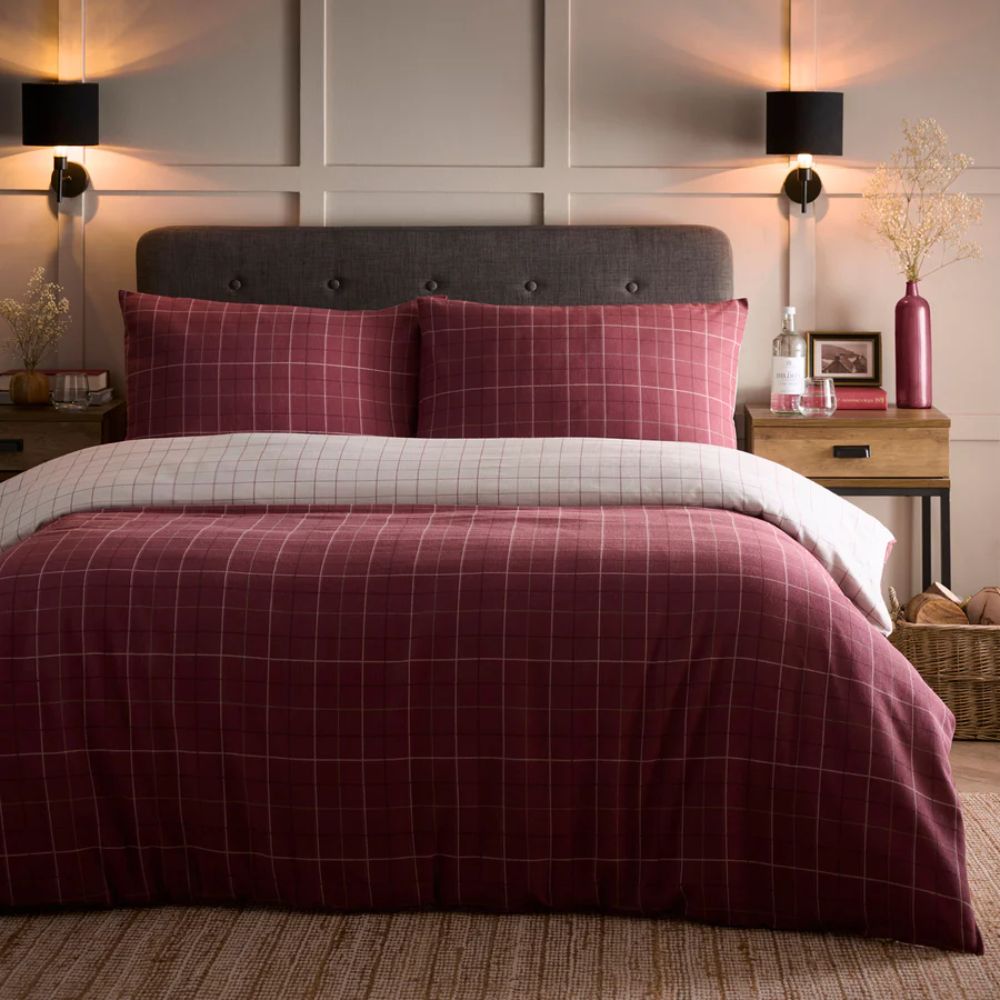 Ulster Weavers Wynn Duvet Cover Set in Burgundy - King