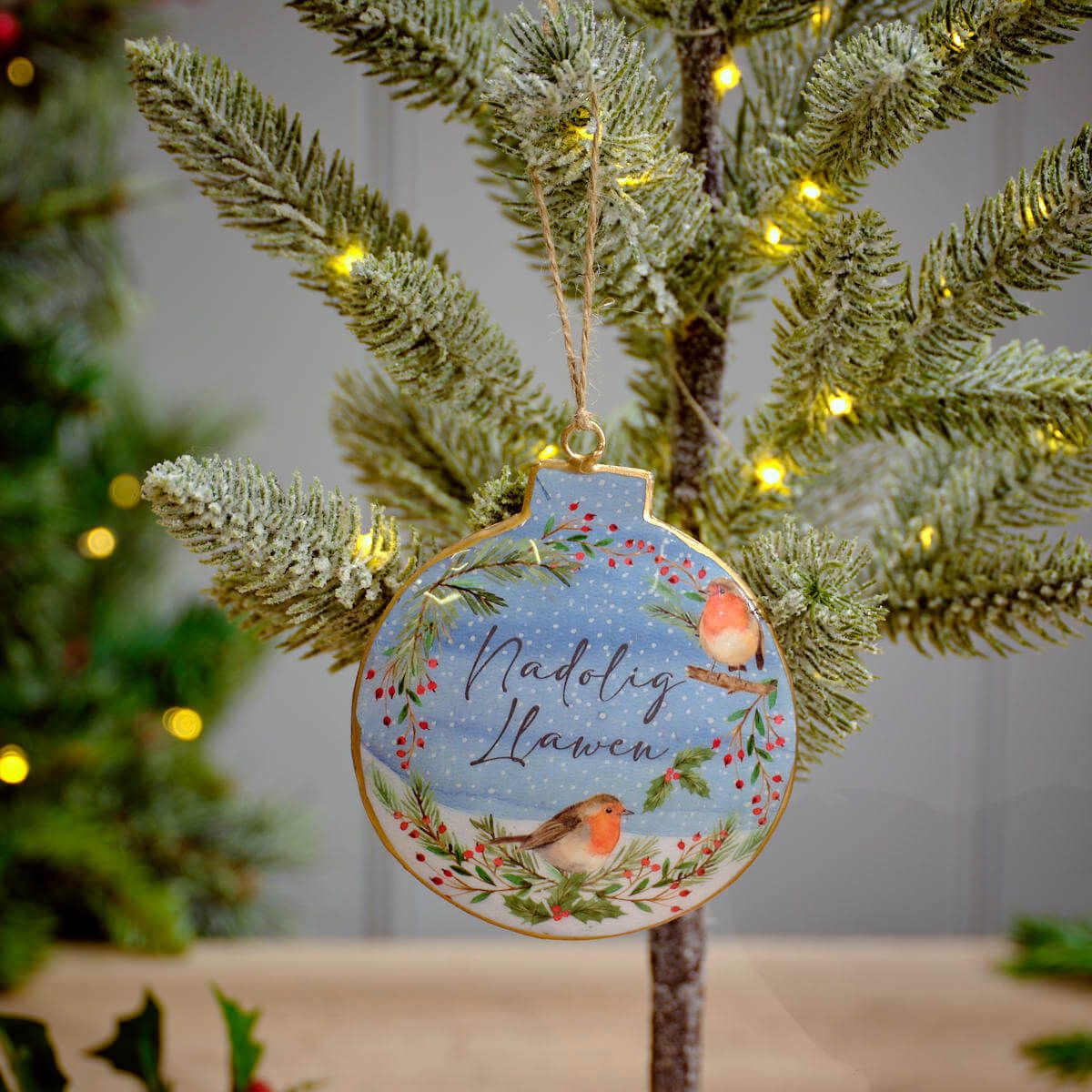 Richard Langs Welsh Xmas Metal Robin Berry Bauble Hanger Nadolig Llawen Blue