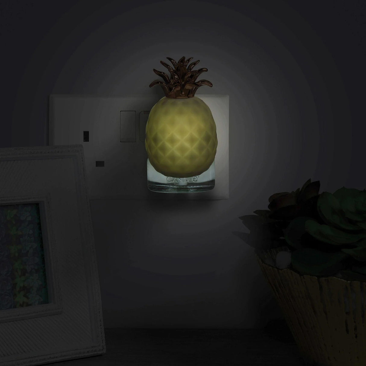 Yankee Candle Pineapple Light Sensor Plug In Scent