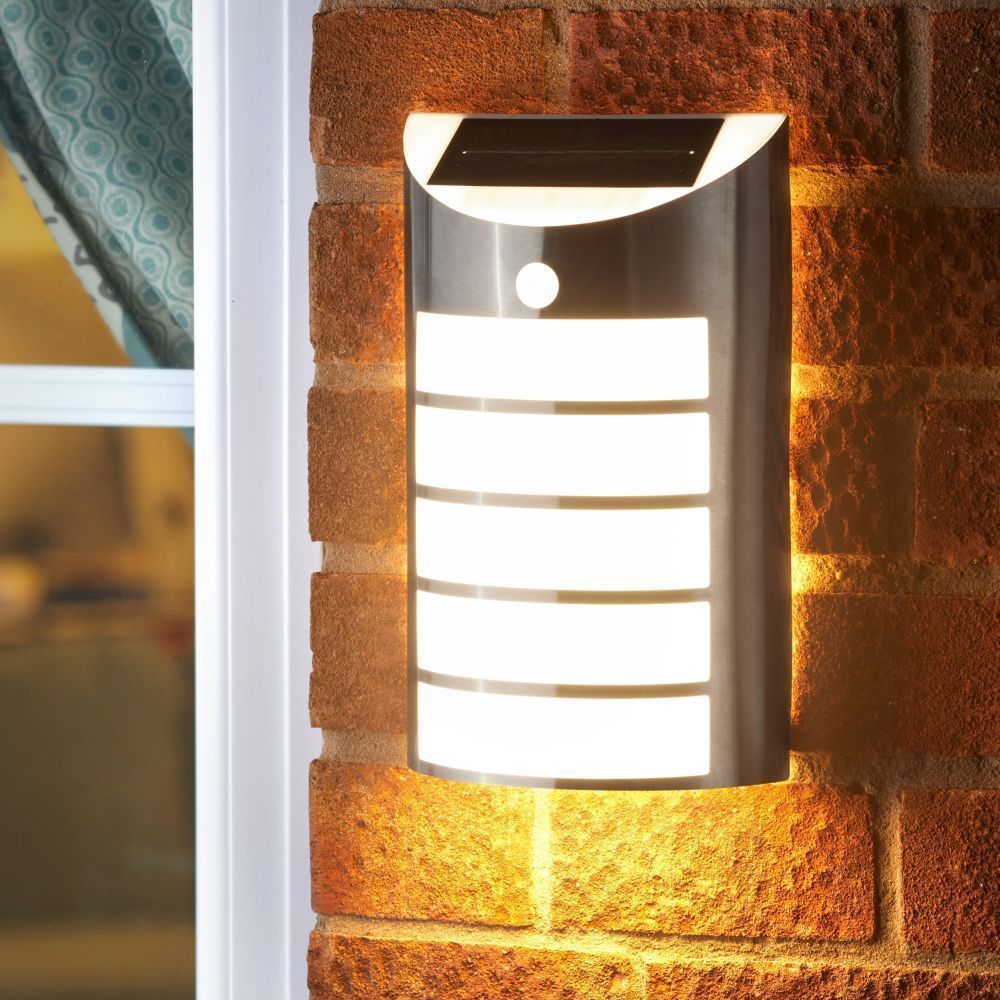 Smart Solar SuperBright PIR 100L Warm White Welcome Light