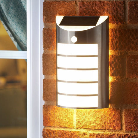 Smart Solar SuperBright PIR 100L Warm White Welcome Light