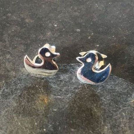 Blue Lily 7mm Duck Stud Earrings - Old Railway Line Garden Centre