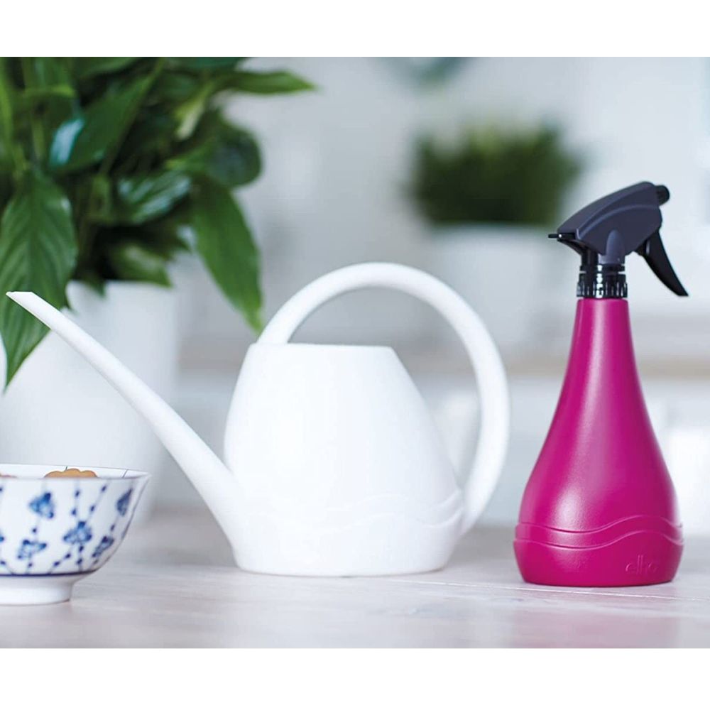 Elho 0.7 Litre Cherry Red Aquarius Sprayer - Old Railway Line Garden Centre