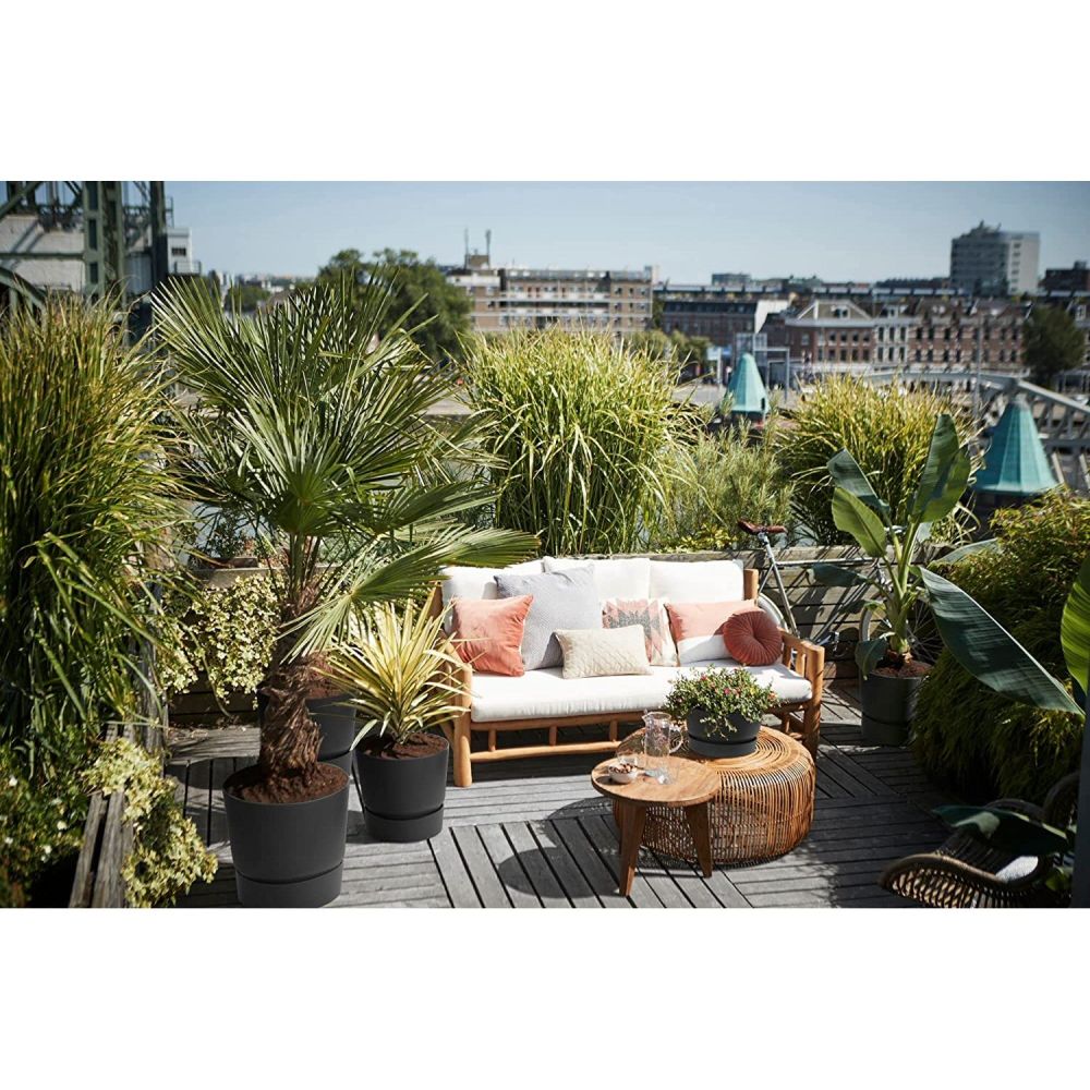 Elho 30cm Living Black Greenville Round Planter - Old Railway Line Garden Centre