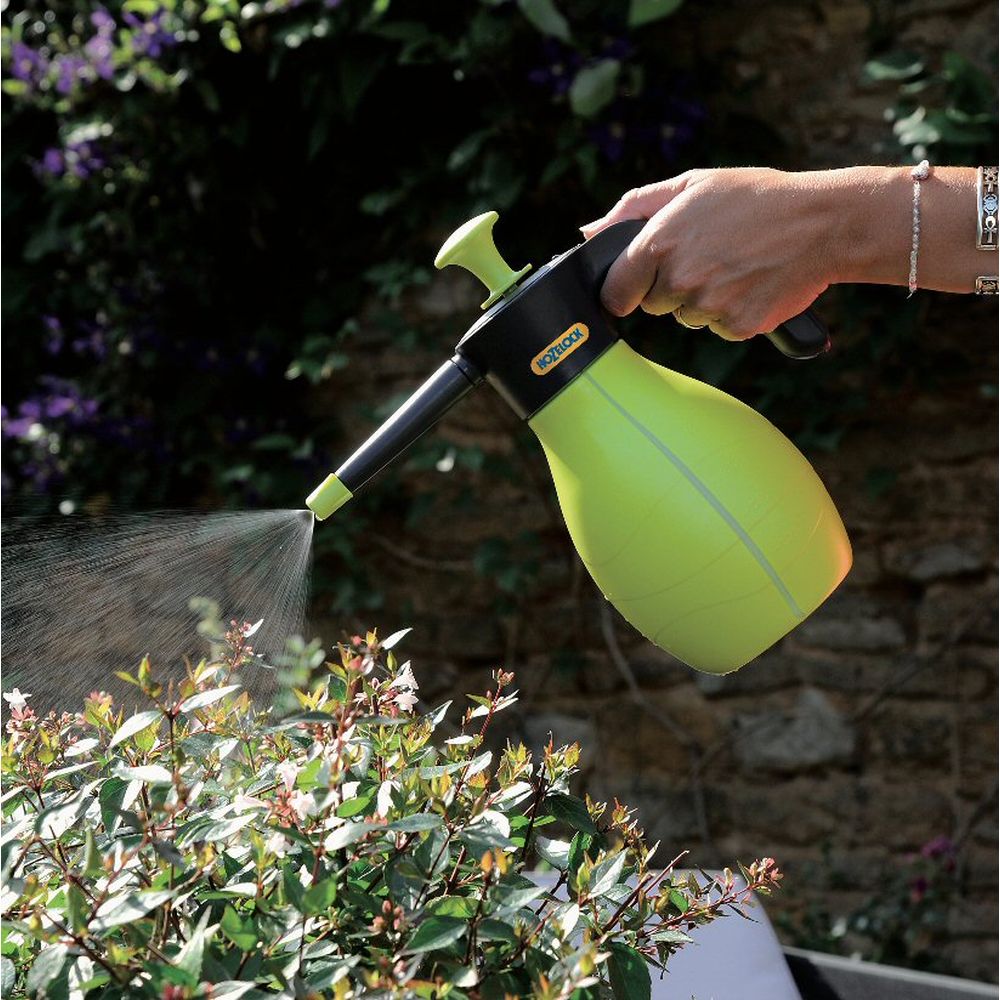 Hozelock 1 Litre Evolution Pressure Sprayer (Choice of 3) - Old Railway Line Garden Centre